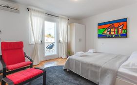 Central View Apartment